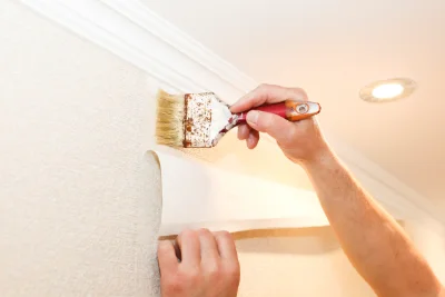 Pose de papier peint à la Bouille — revêtements muraux et toiles de verre